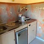 吉拉尼酒店 公寓 *