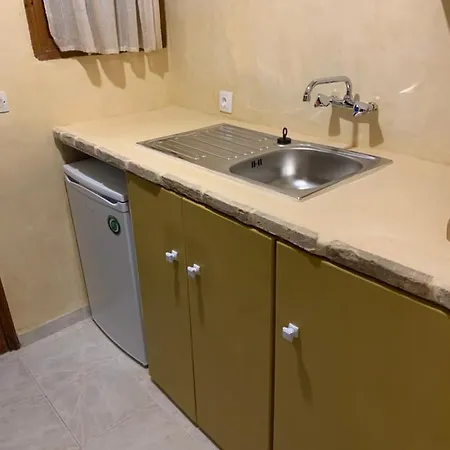 吉拉尼酒店 Vasilikí